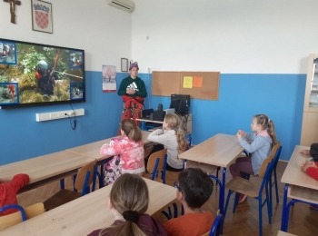 Osnovna škola Karlobag6